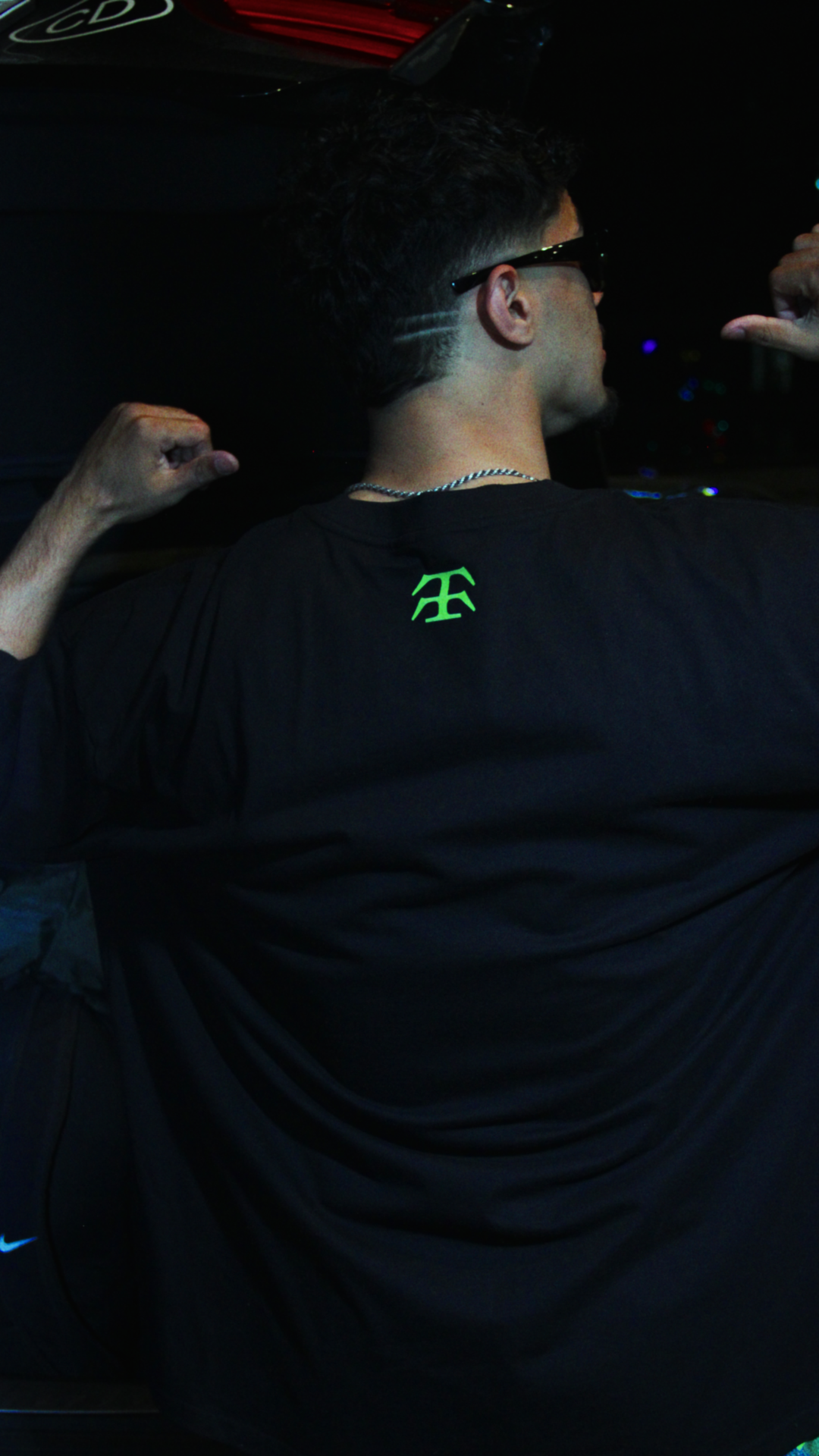 Black oversized t-shirt with bold design, drop shoulders, and heavyweight cotton – Tamaro Tigro PearlRush Tee