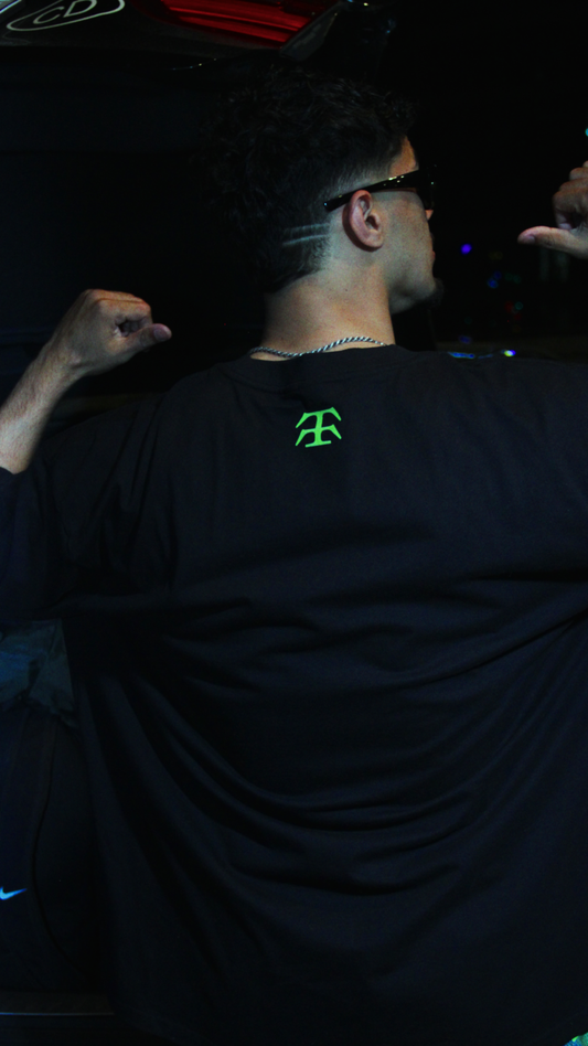 Black oversized t-shirt with bold design, drop shoulders, and heavyweight cotton – Tamaro Tigro PearlRush Tee